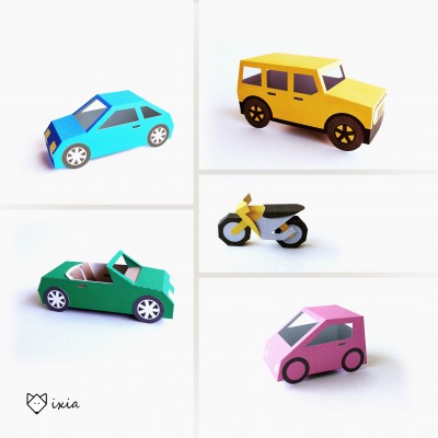 AUTOMOBILES ET MOTOS. 5 jouets en papier