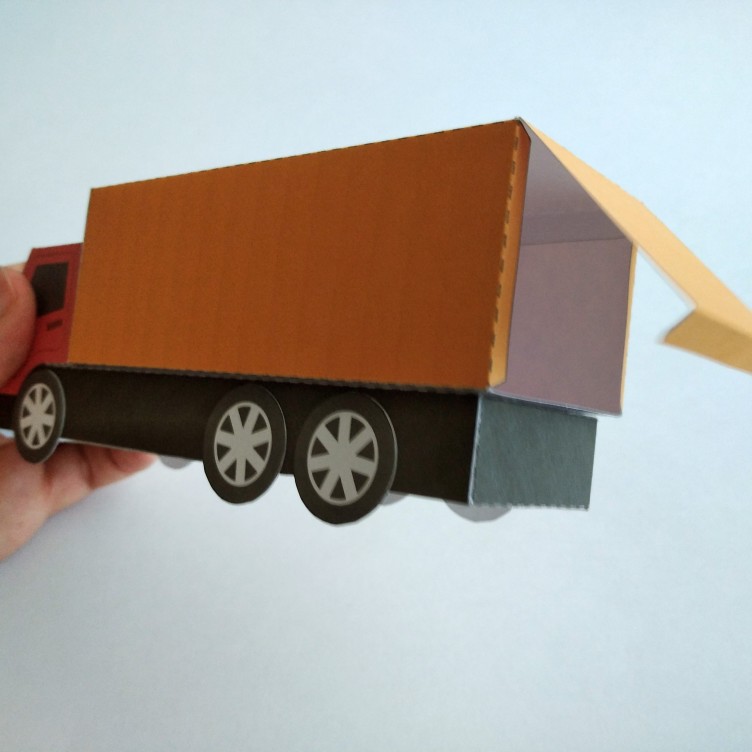 CAMION Type B. Jouet en papier / Boîte cadeau