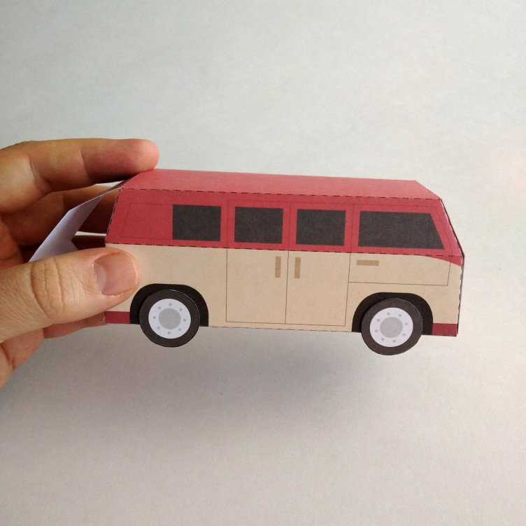 BUS Type D. Autobus Scolaire en Papier / Boîte Cadeau